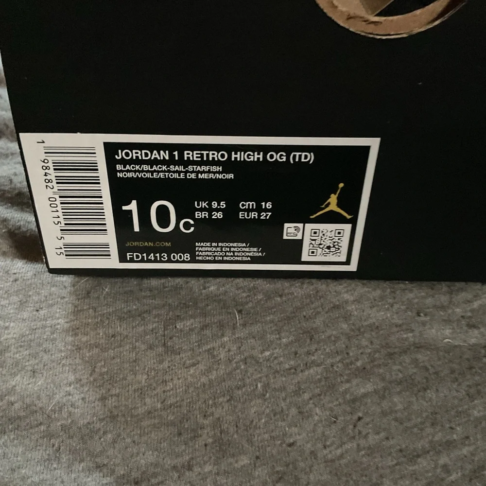 Jordan 1 Retro High OG TD in Black and Sail - Picture 3 of 6